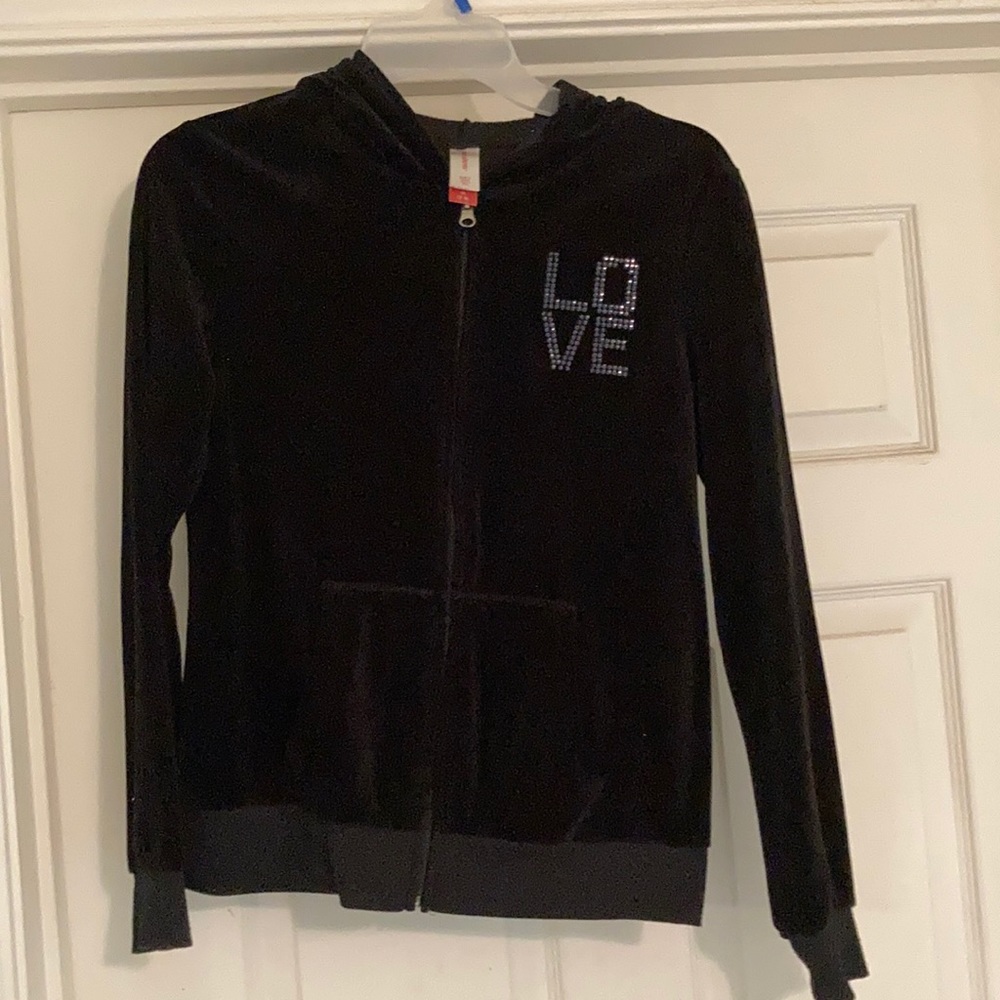 No Boundaries Sweater. Size M 7-9